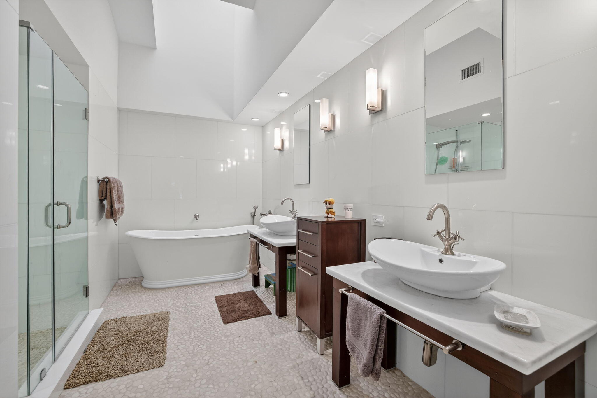 210 Washingtonia Ave, Lauderdale-By-The-Sea