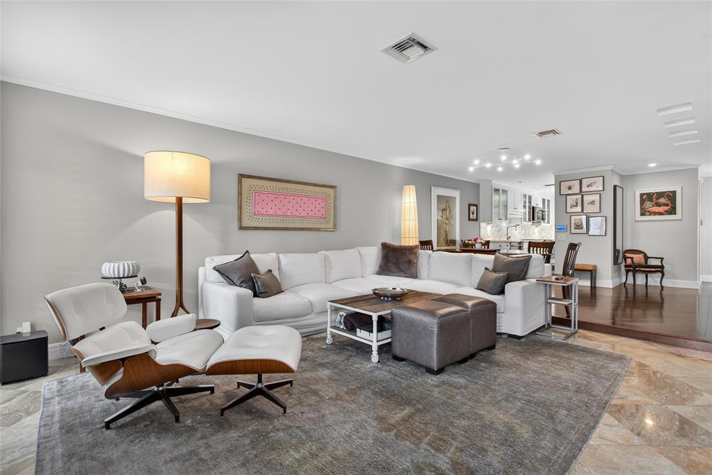 210 Washingtonia Ave, Lauderdale-By-The-Sea