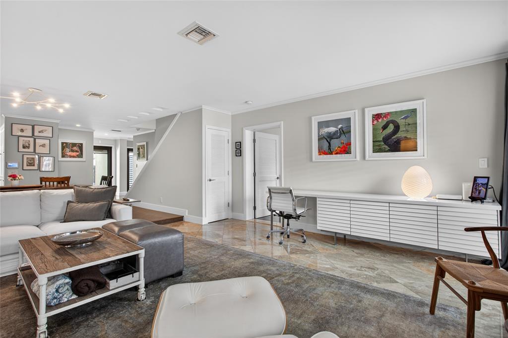 210 Washingtonia Ave, Lauderdale-By-The-Sea