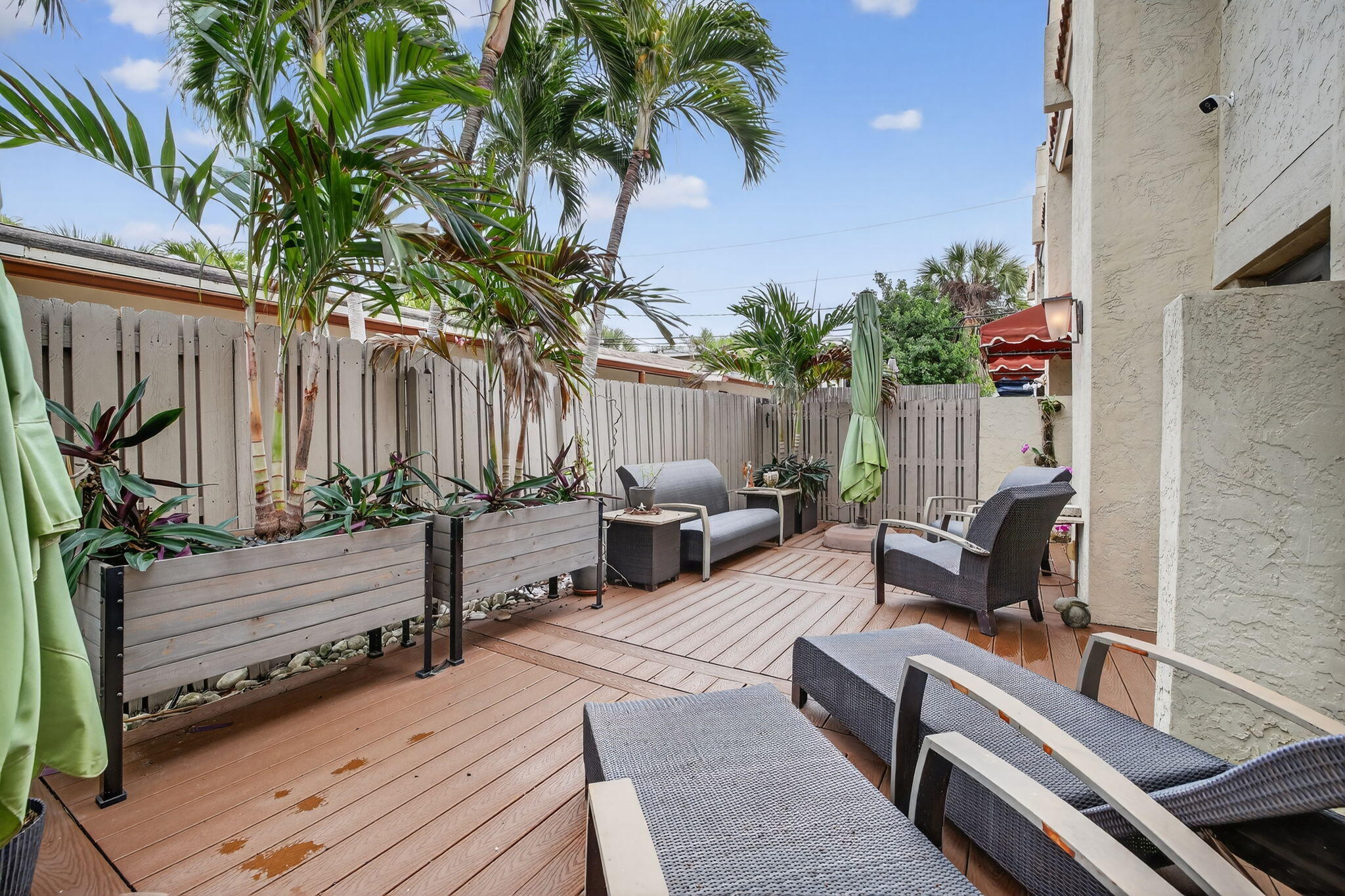 210 Washingtonia Ave, Lauderdale-By-The-Sea