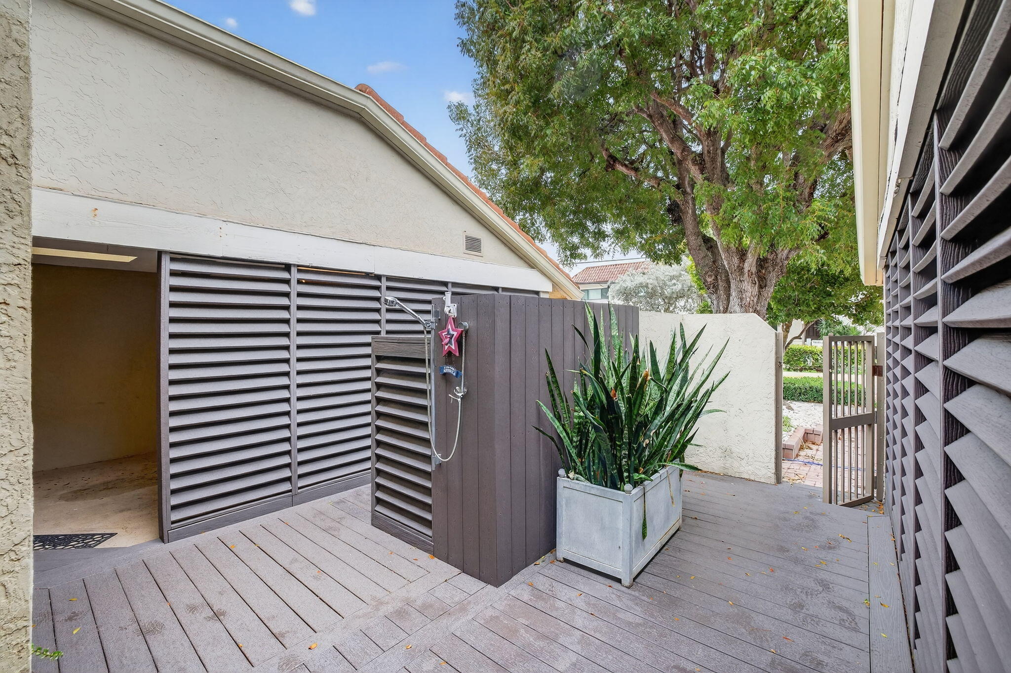210 Washingtonia Ave, Lauderdale-By-The-Sea