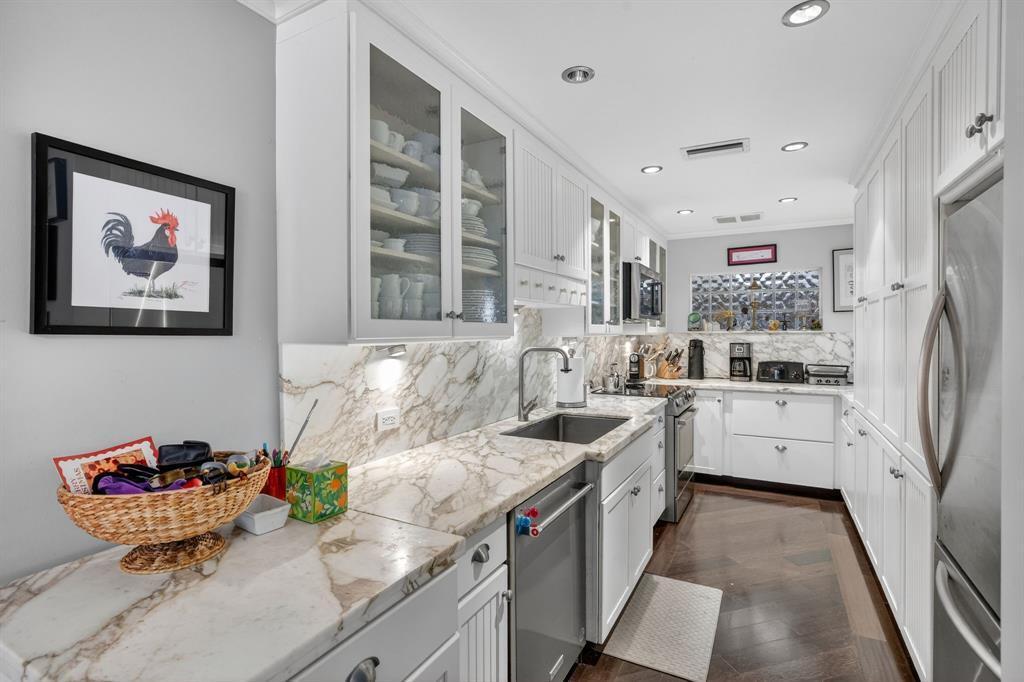 210 Washingtonia Ave, Lauderdale-By-The-Sea