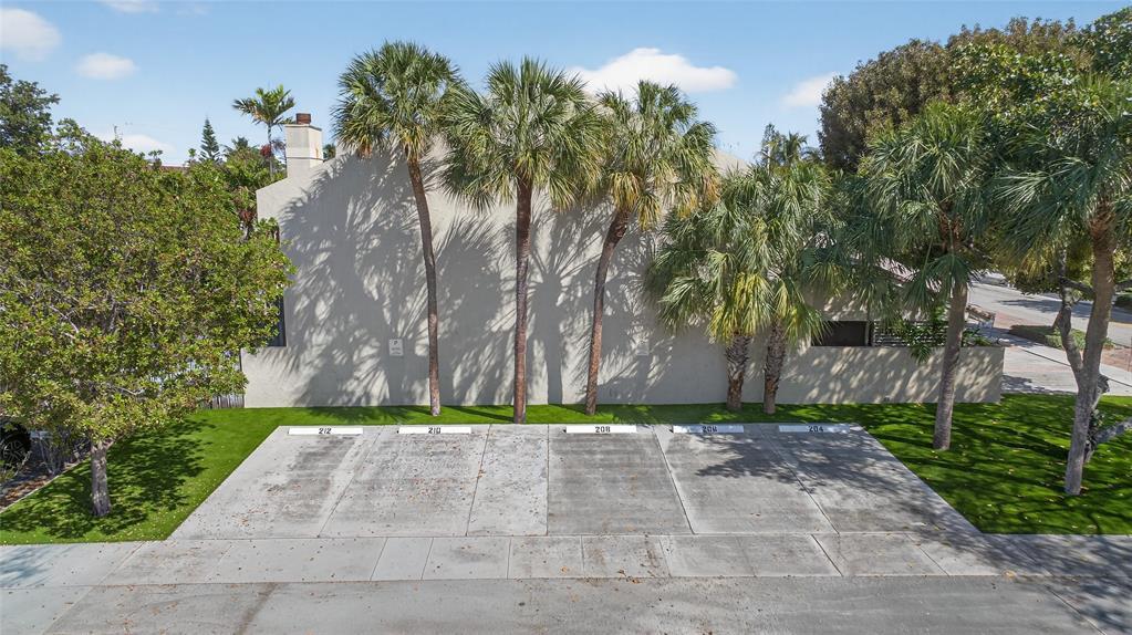 210 Washingtonia Ave, Lauderdale-By-The-Sea