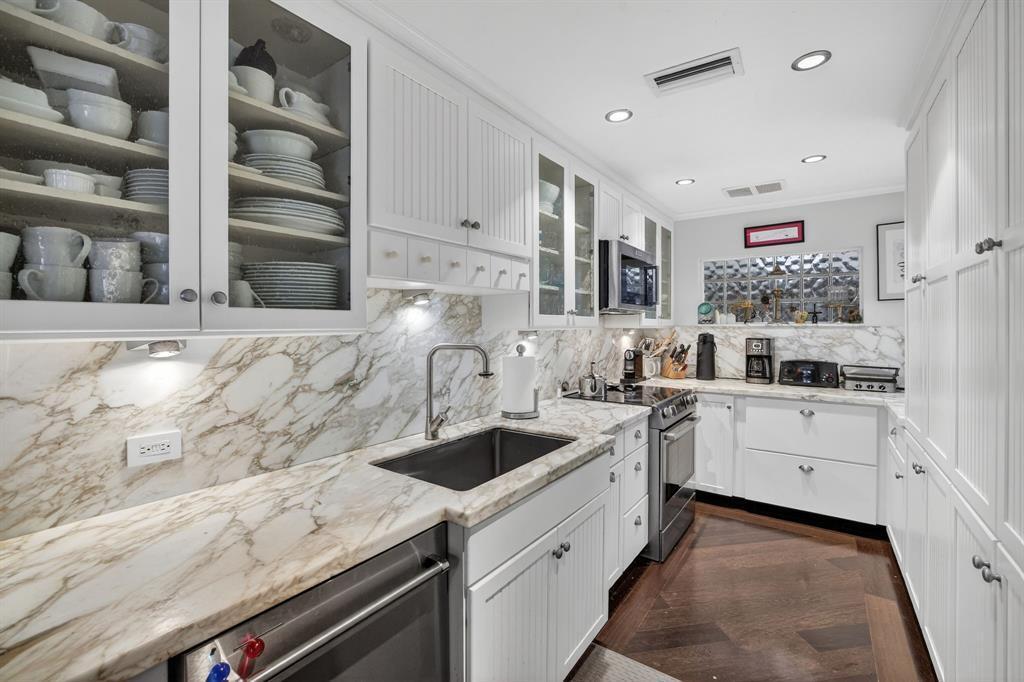 210 Washingtonia Ave, Lauderdale-By-The-Sea