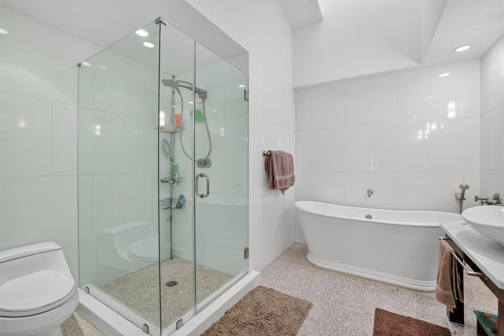 210 Washingtonia Ave, Lauderdale-By-The-Sea