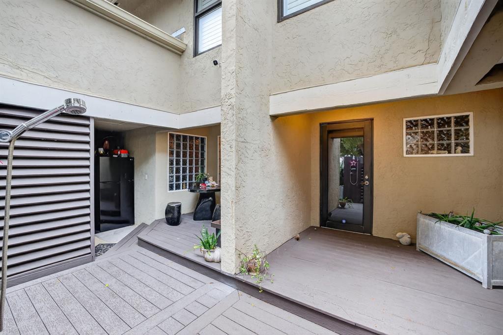 210 Washingtonia Ave, Lauderdale-By-The-Sea