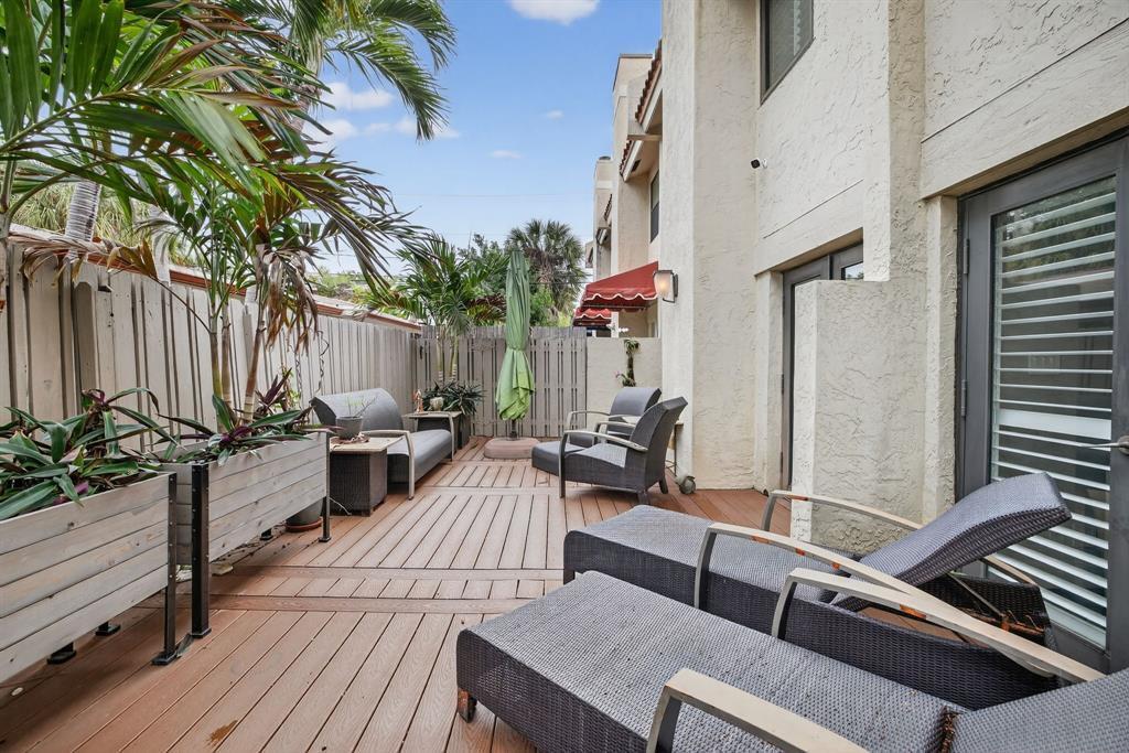 210 Washingtonia Ave, Lauderdale-By-The-Sea