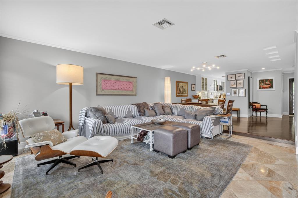 210 Washingtonia Ave, Lauderdale-By-The-Sea