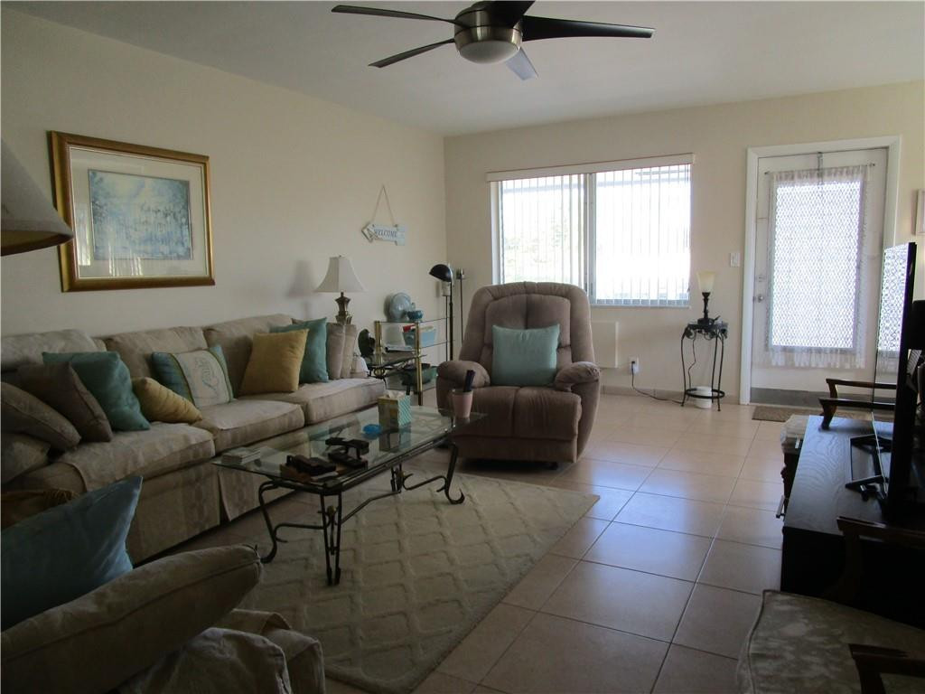 2000 NE 51st Court 201