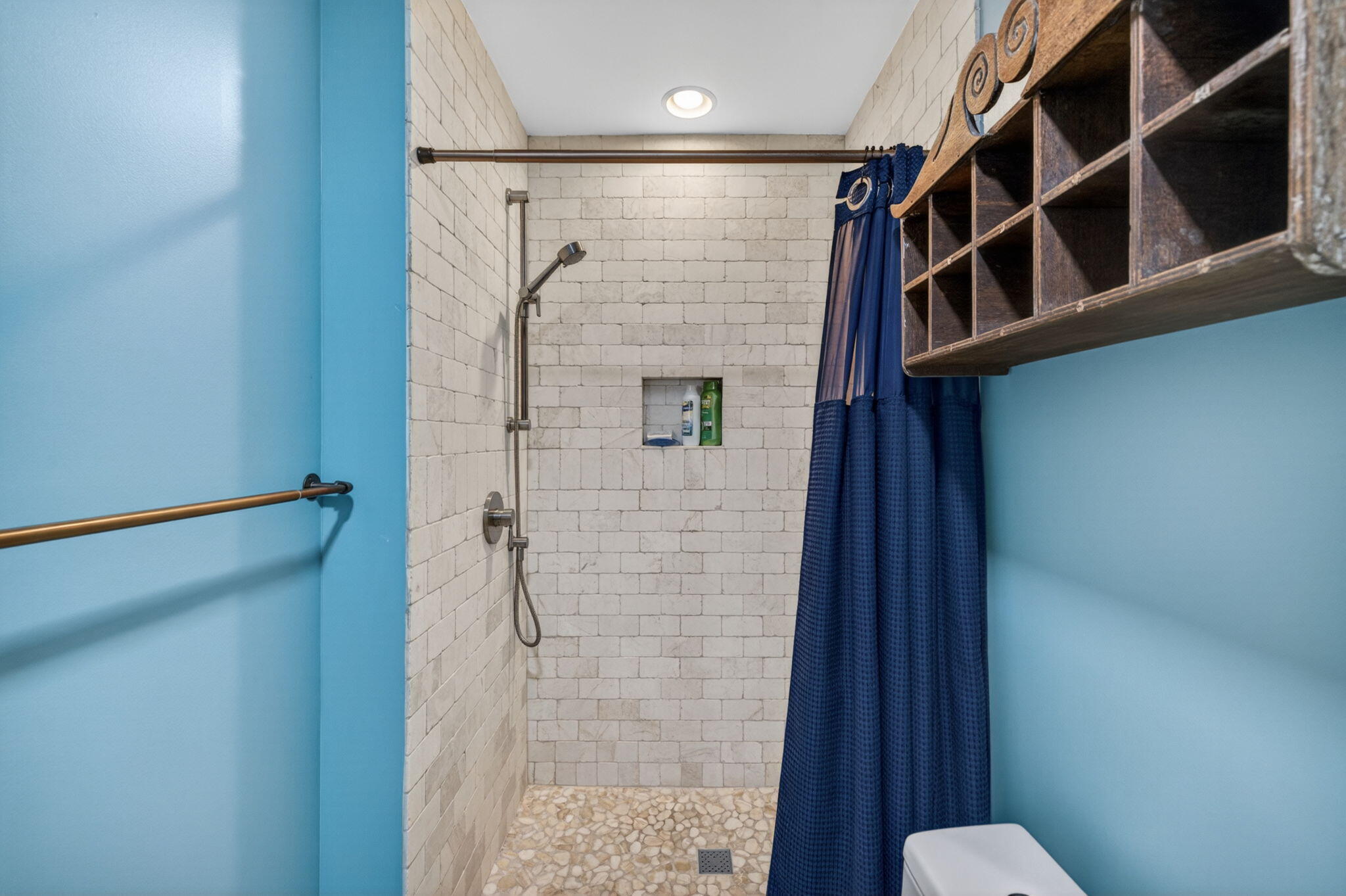 3250 NE 12th Street NE 6