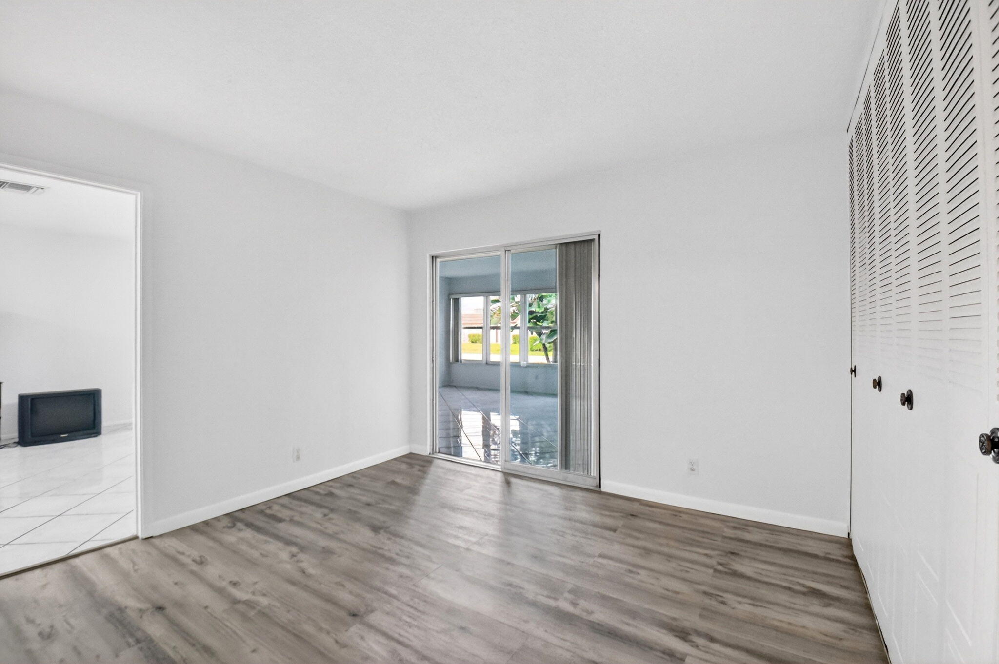 2886 E Fernley Dr Drive E 9