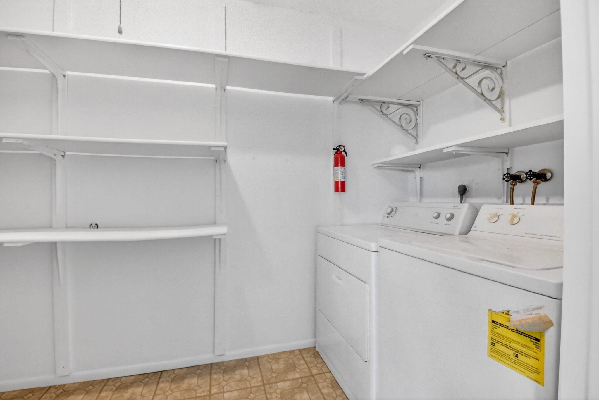 2886 E Fernley Dr Drive E 9