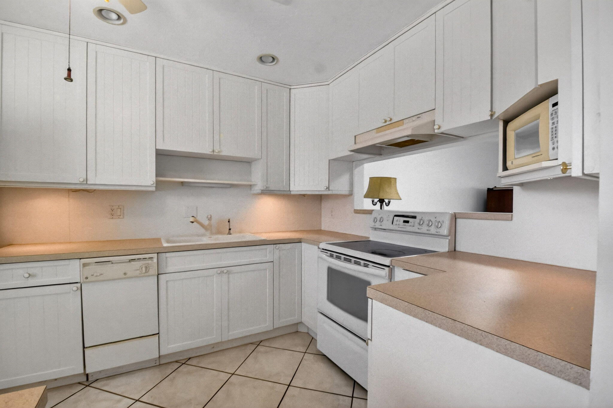 2886 E Fernley Dr Drive E 9