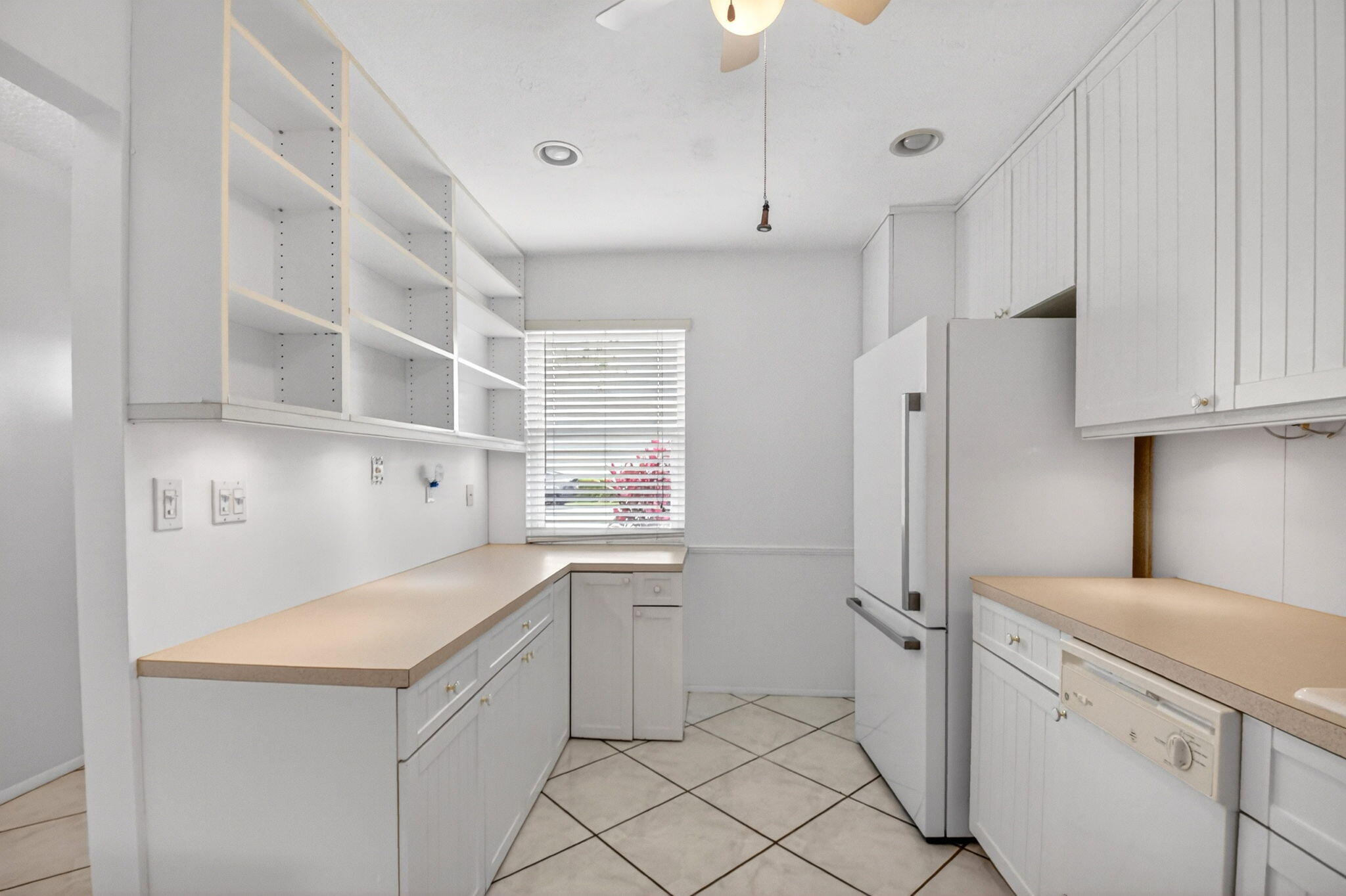 2886 E Fernley Dr Drive E 9