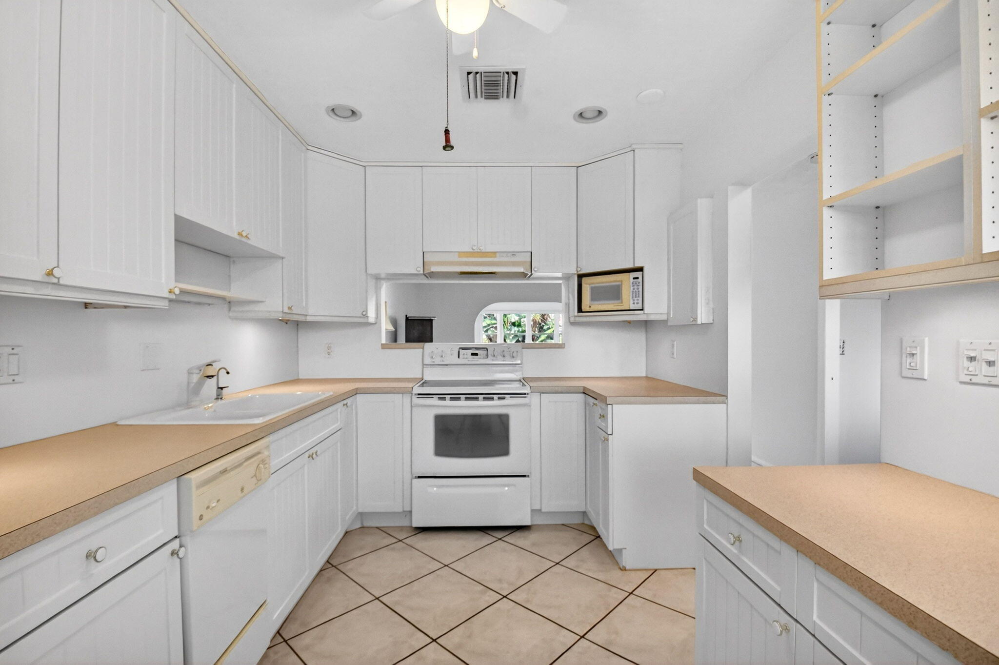 2886 E Fernley Dr Drive E 9