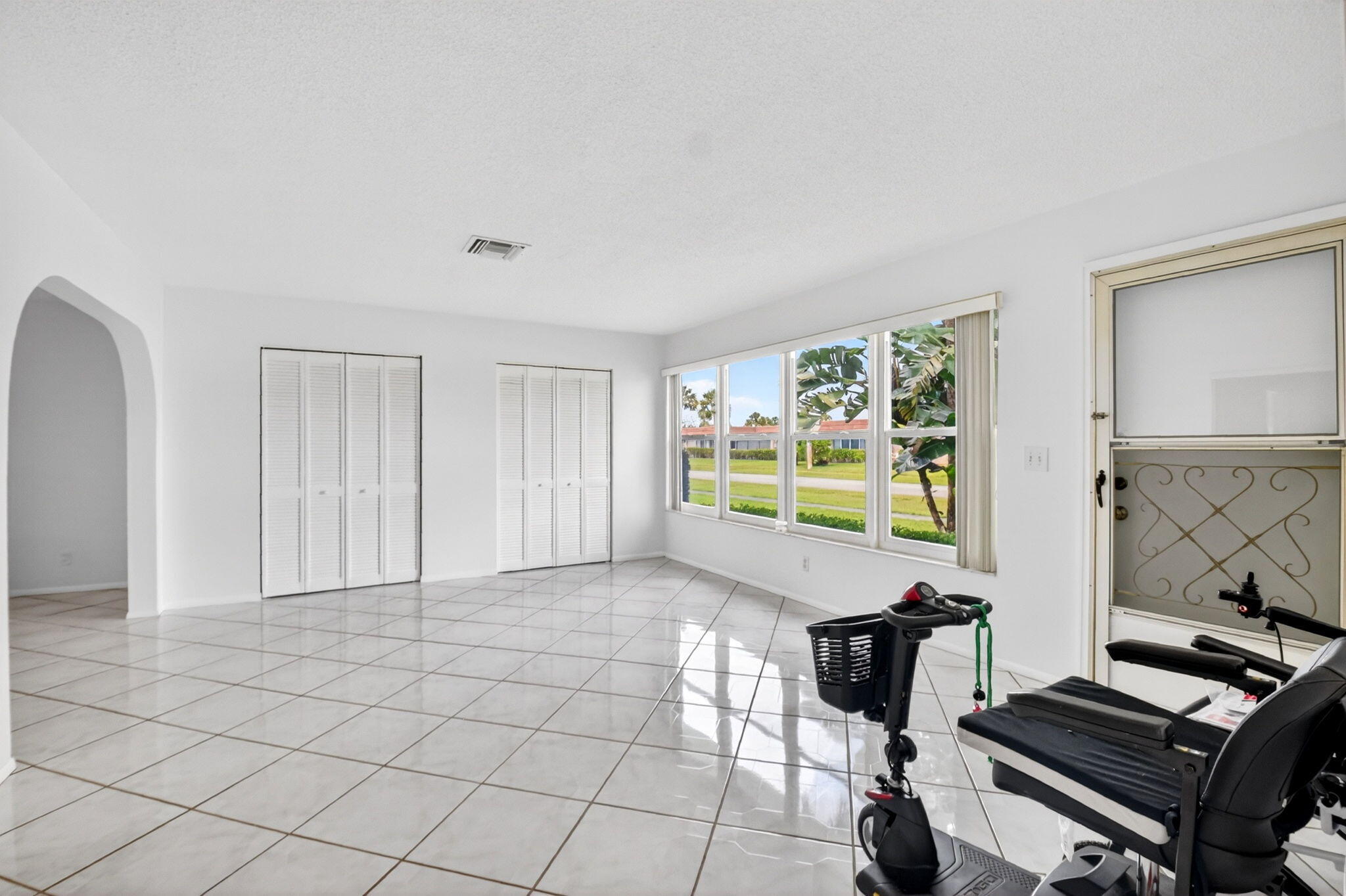 2886 E Fernley Dr Drive E 9