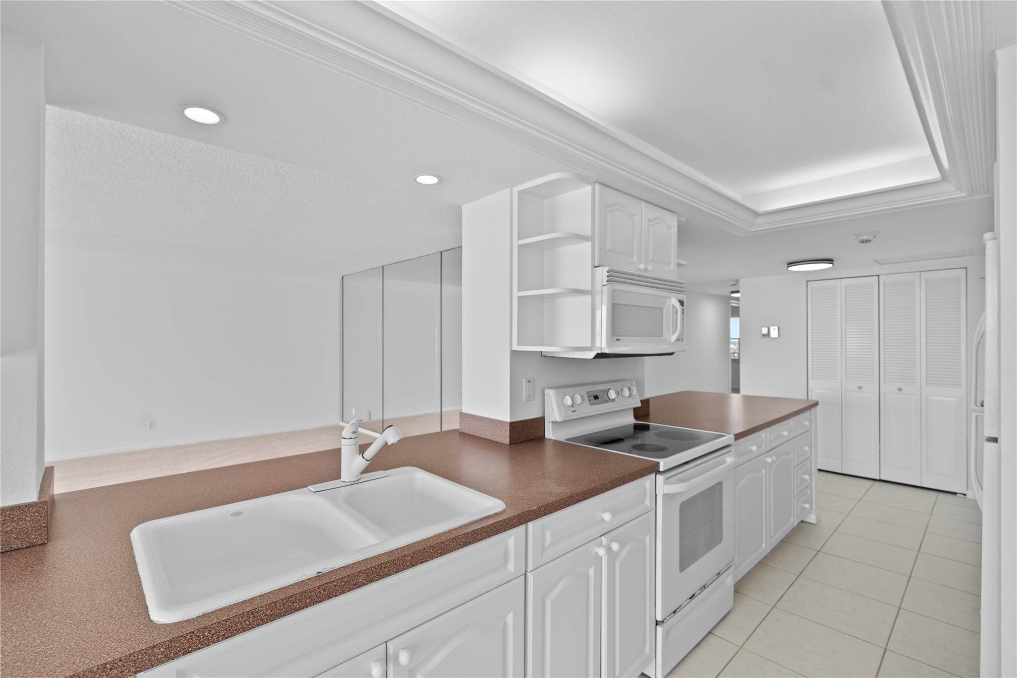 5100 N Ocean Boulevard 1116, Lauderdale-By-The-Sea Unit: 1116