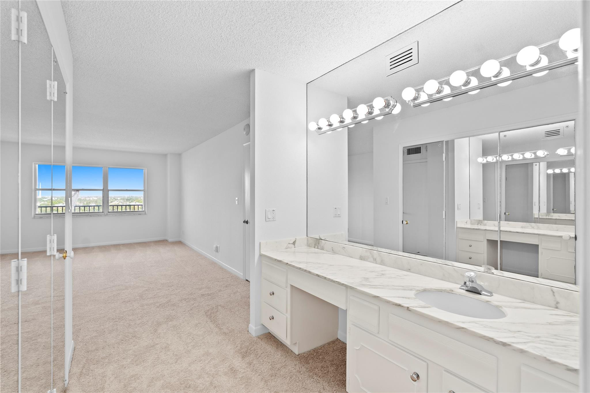 5100 N Ocean Boulevard 1116, Lauderdale-By-The-Sea Unit: 1116