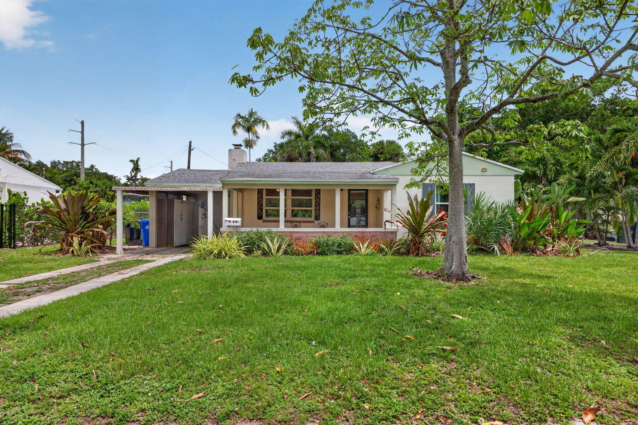 841 SW 18th Court