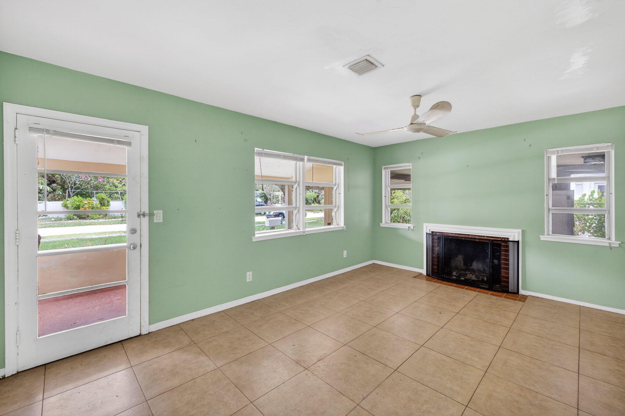 841 SW 18th Court