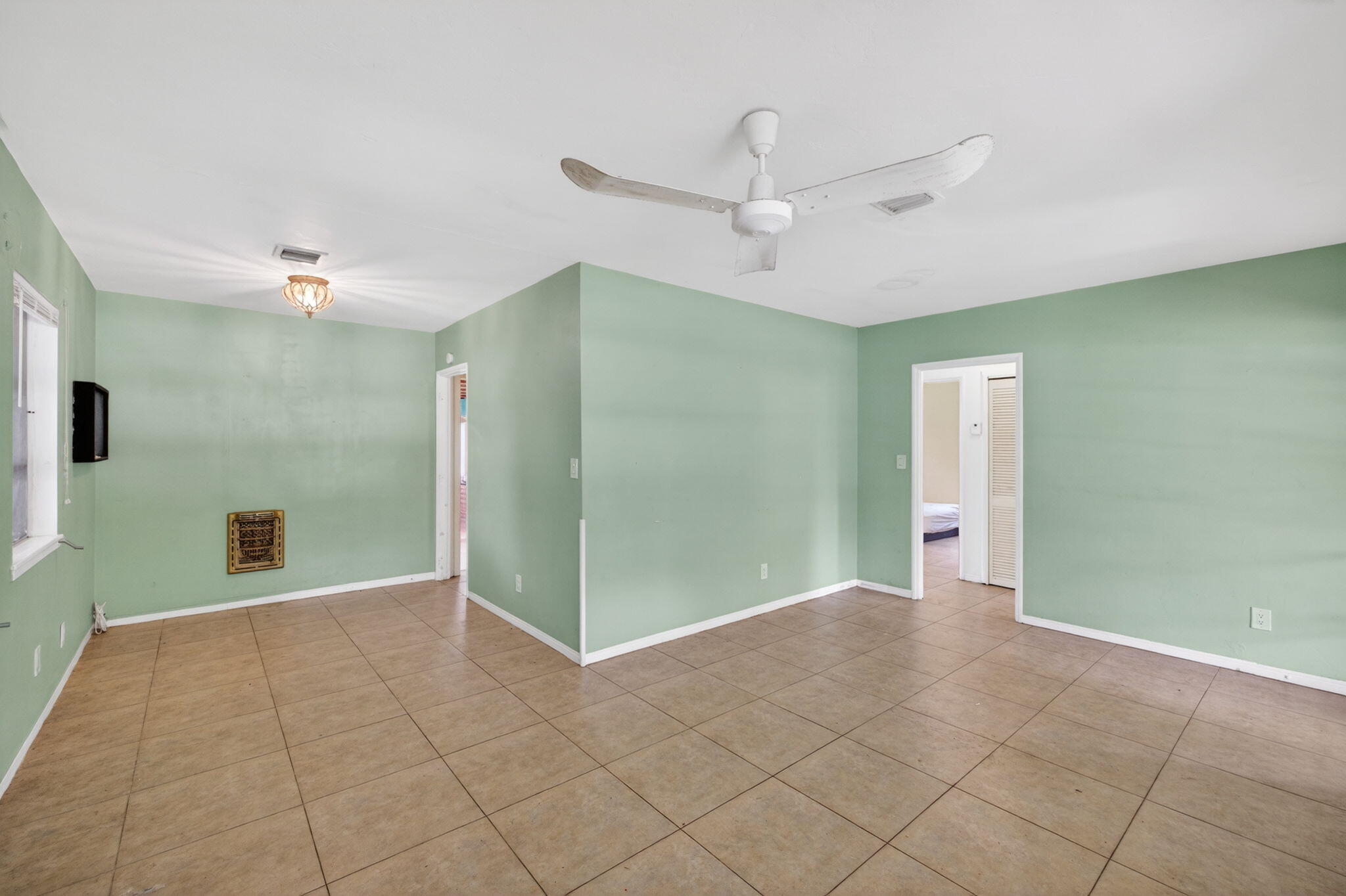 841 SW 18th Court