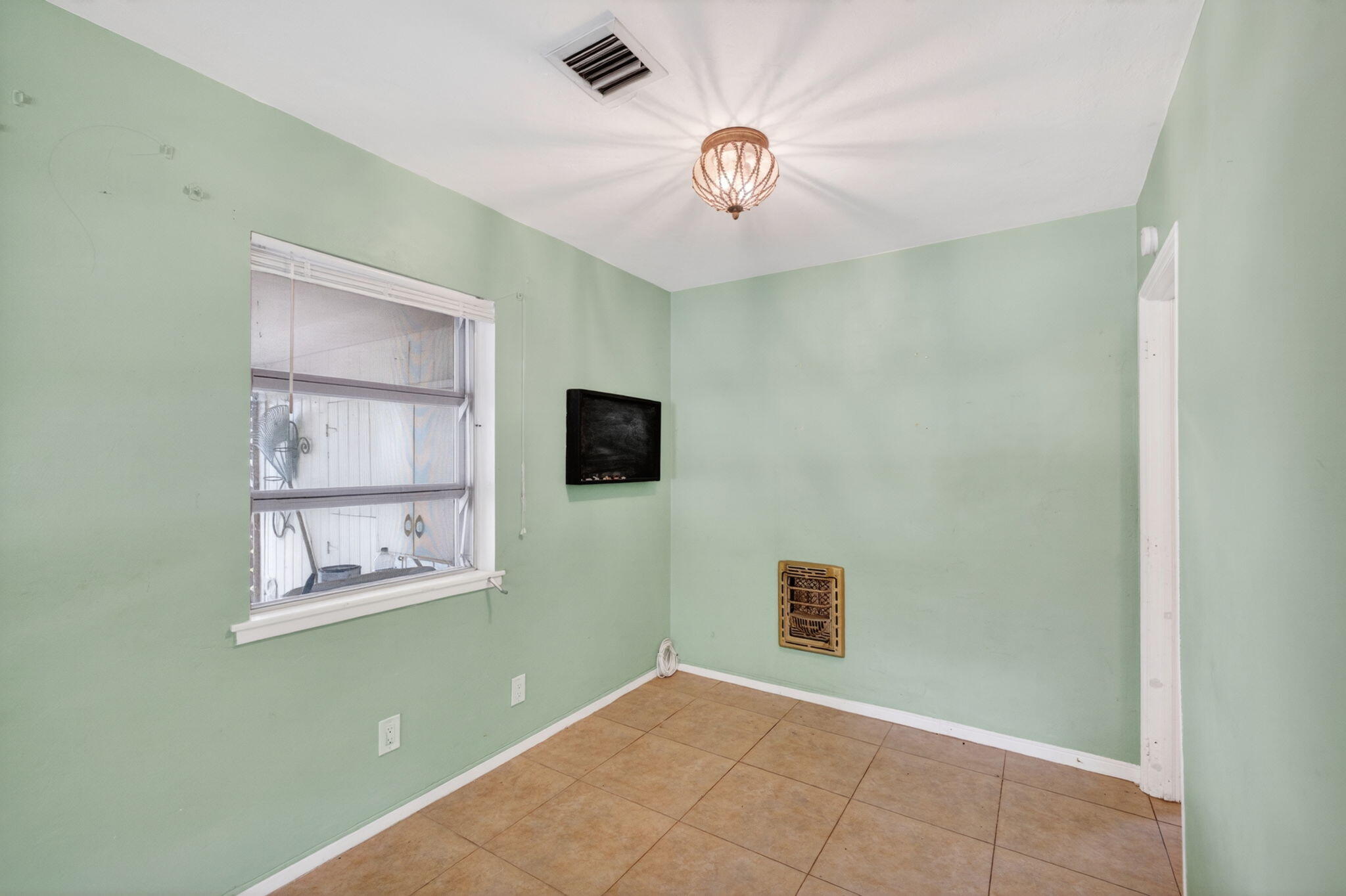 841 SW 18th Court