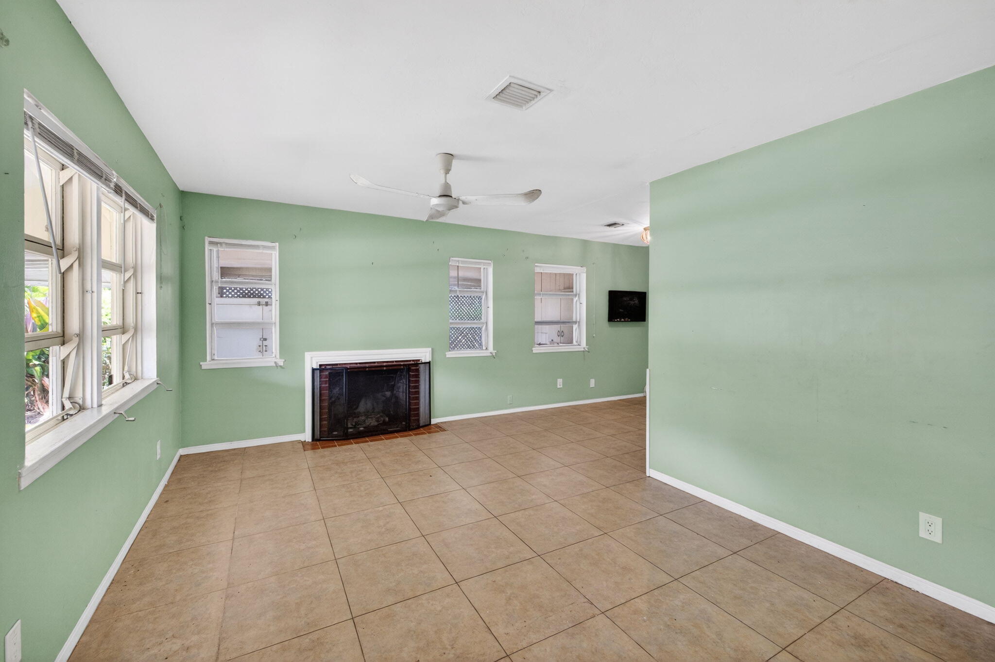 841 SW 18th Court