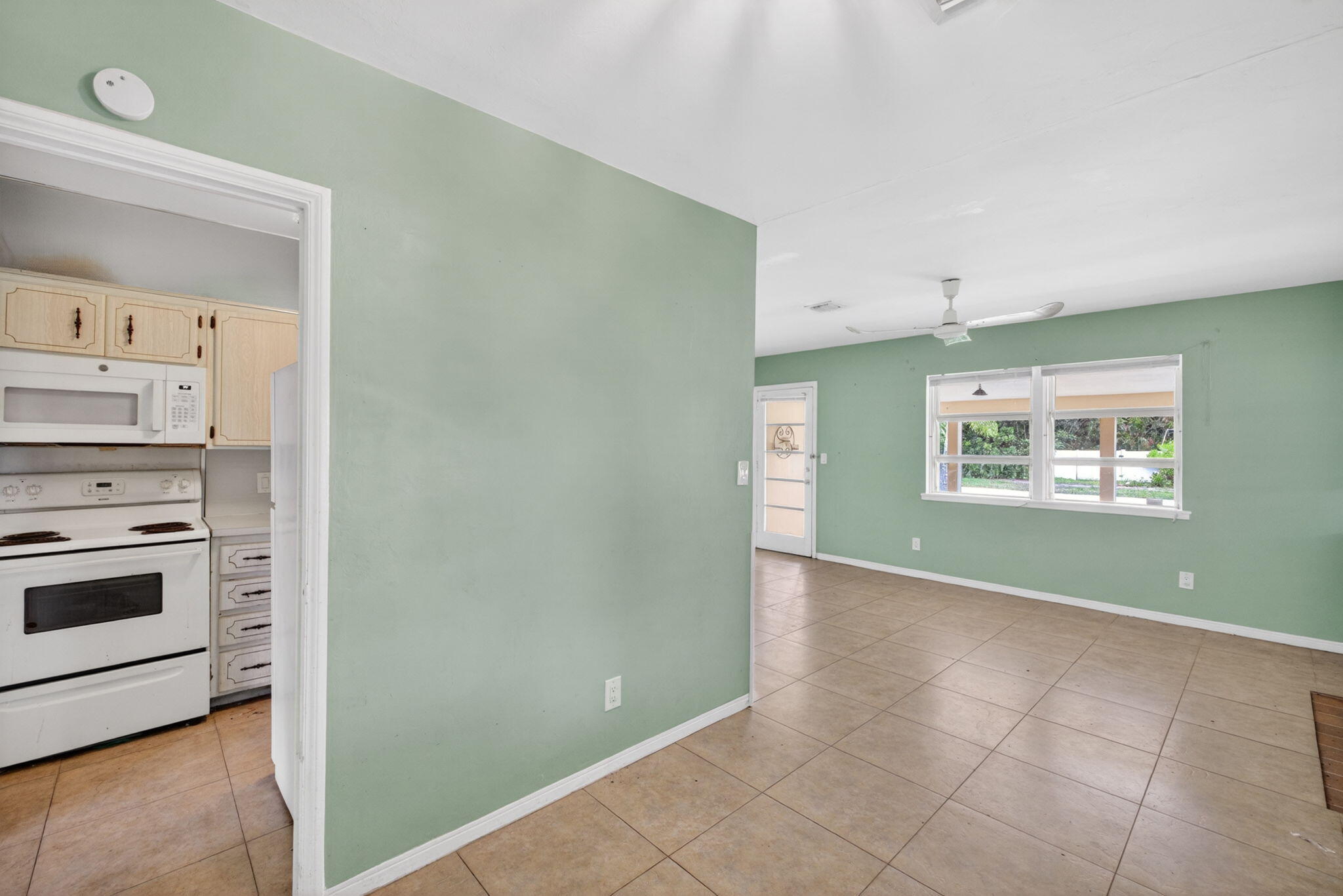 841 SW 18th Court