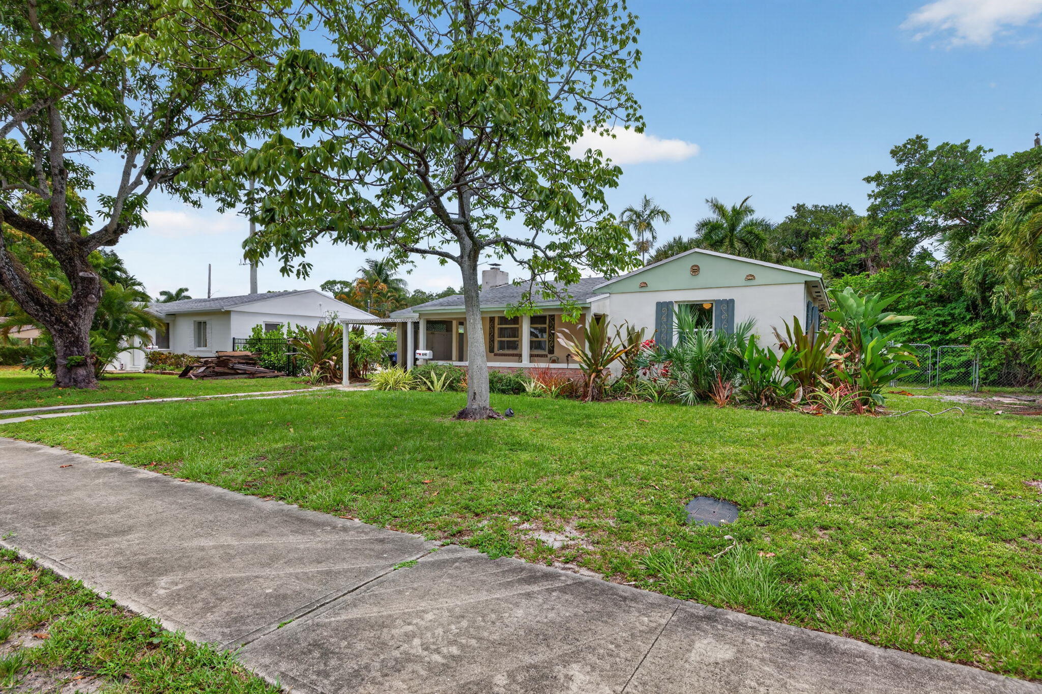 841 SW 18th Court