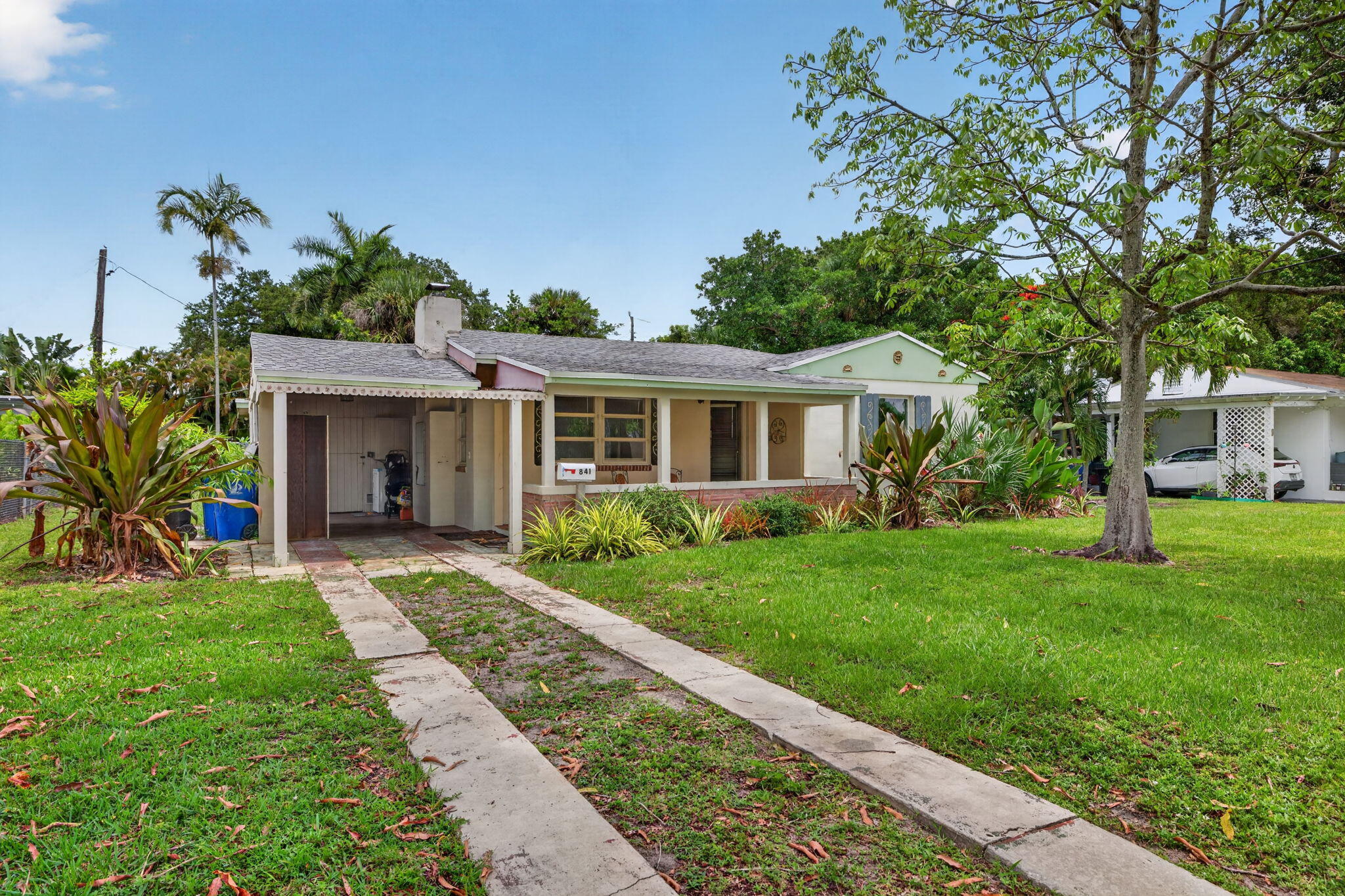 841 SW 18th Court