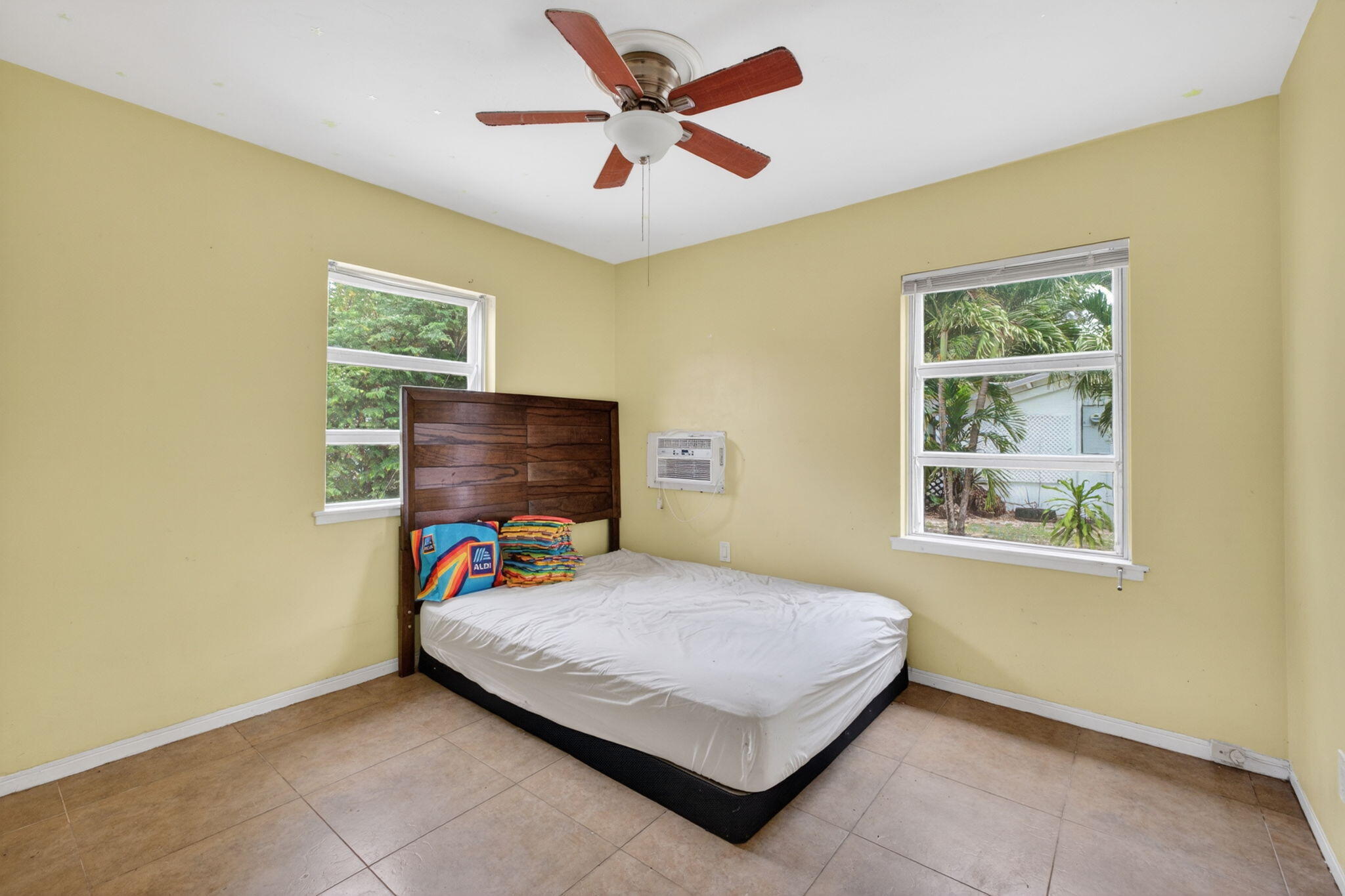 841 SW 18th Court