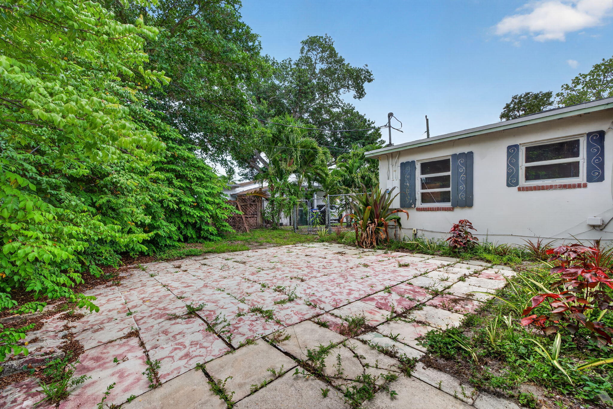 841 SW 18th Court