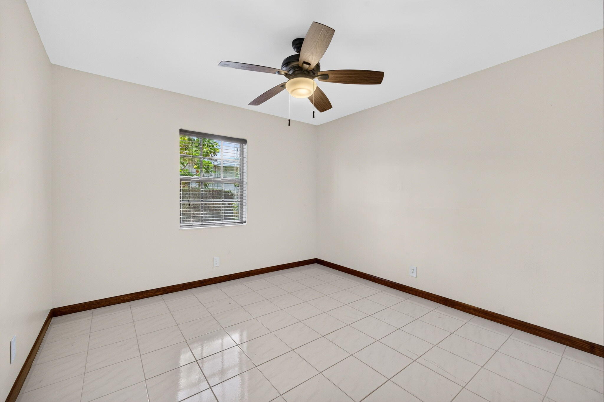 2060 Tropic Isle, Lauderdale-By-The-Sea