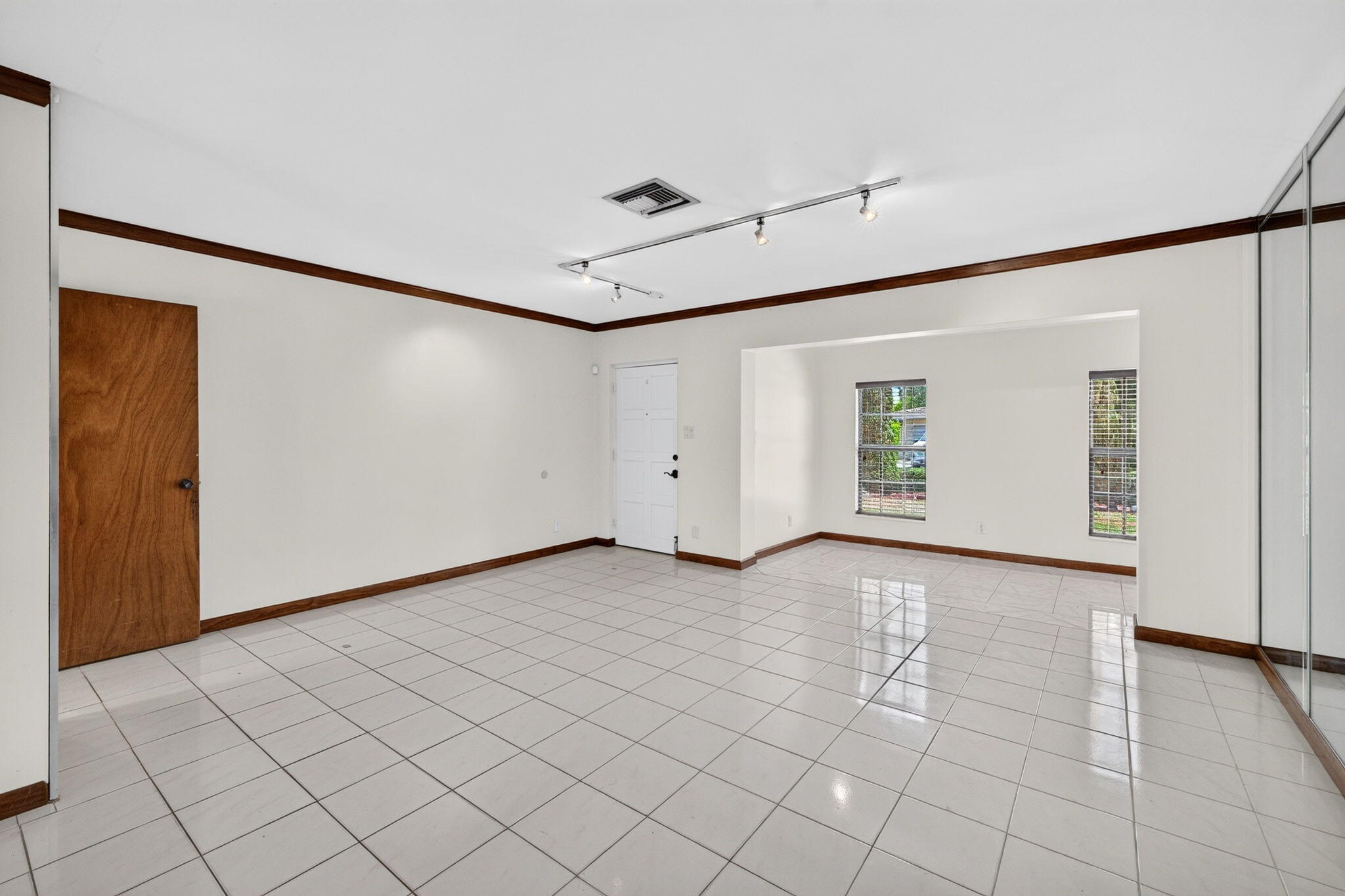 2060 Tropic Isle, Lauderdale-By-The-Sea