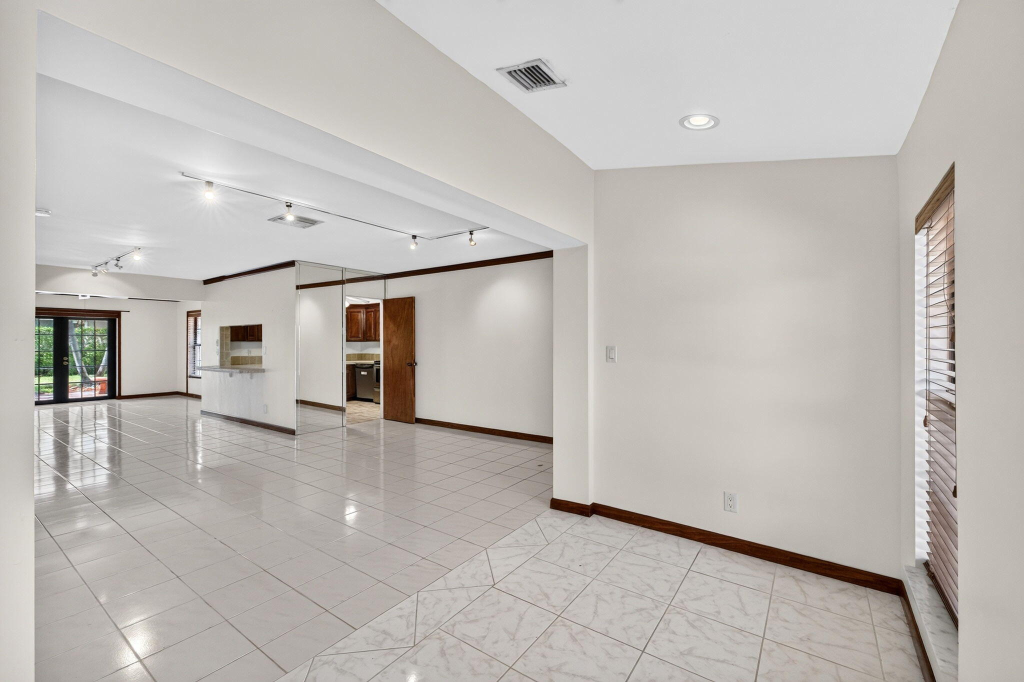 2060 Tropic Isle, Lauderdale-By-The-Sea