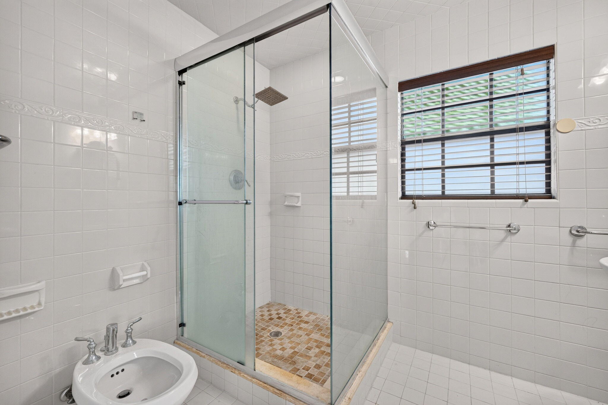 2060 Tropic Isle, Lauderdale-By-The-Sea