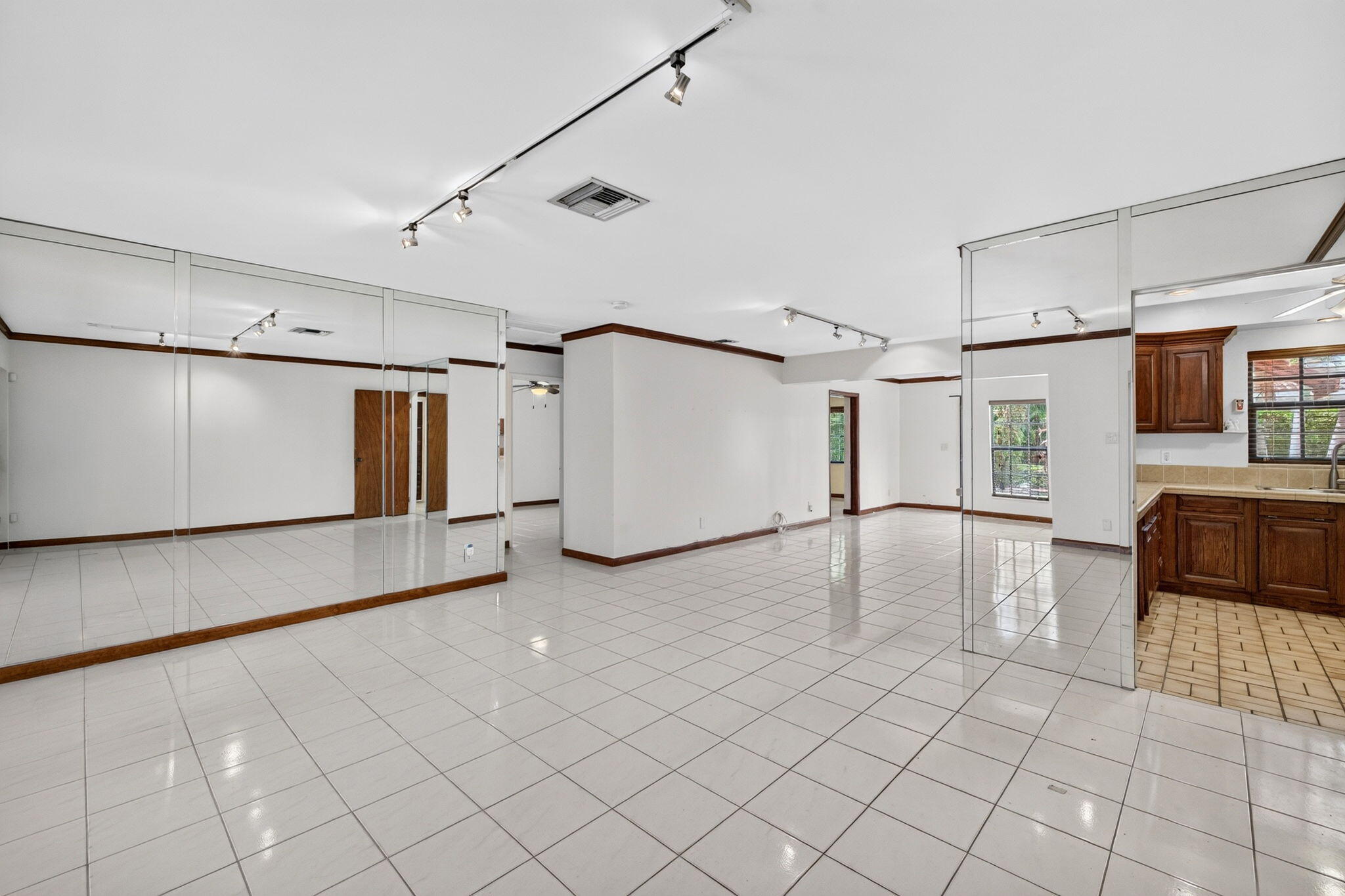 2060 Tropic Isle, Lauderdale-By-The-Sea