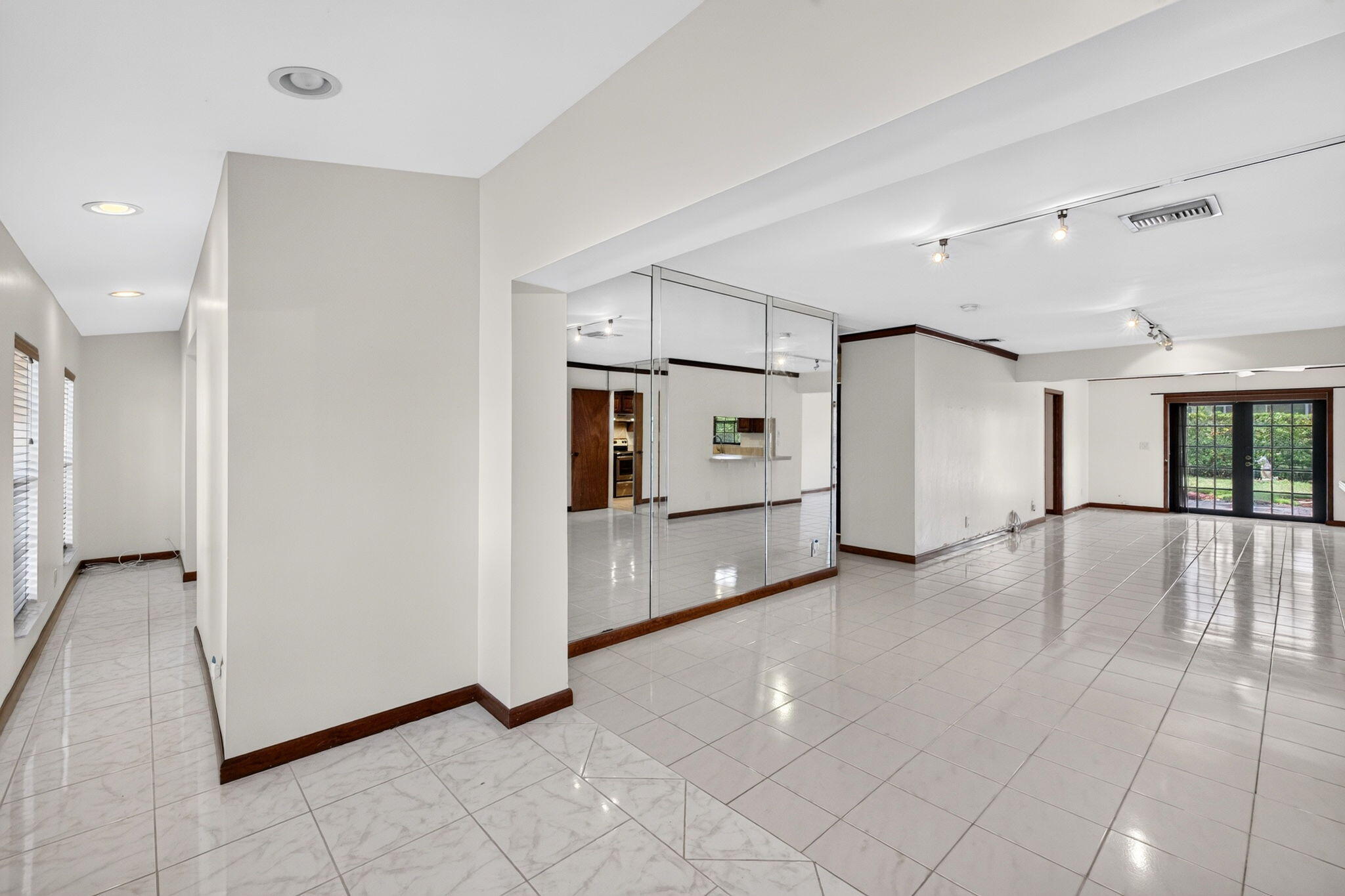2060 Tropic Isle, Lauderdale-By-The-Sea