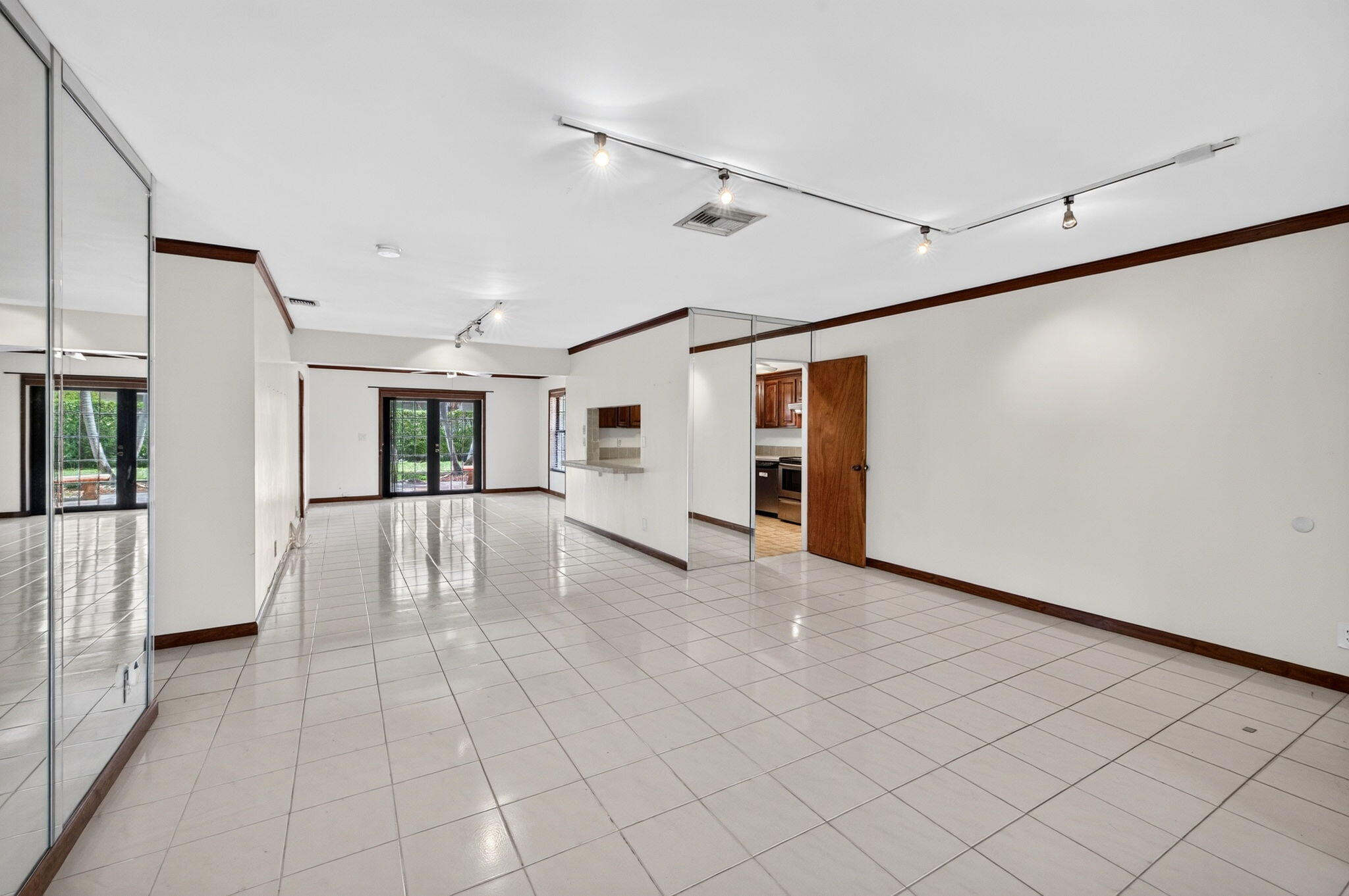 2060 Tropic Isle, Lauderdale-By-The-Sea