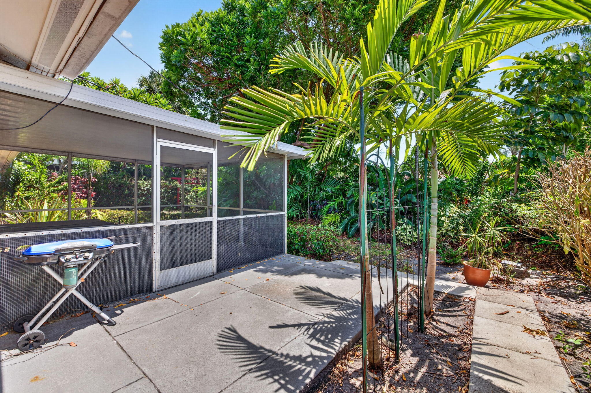 1858 NE 34TH Street