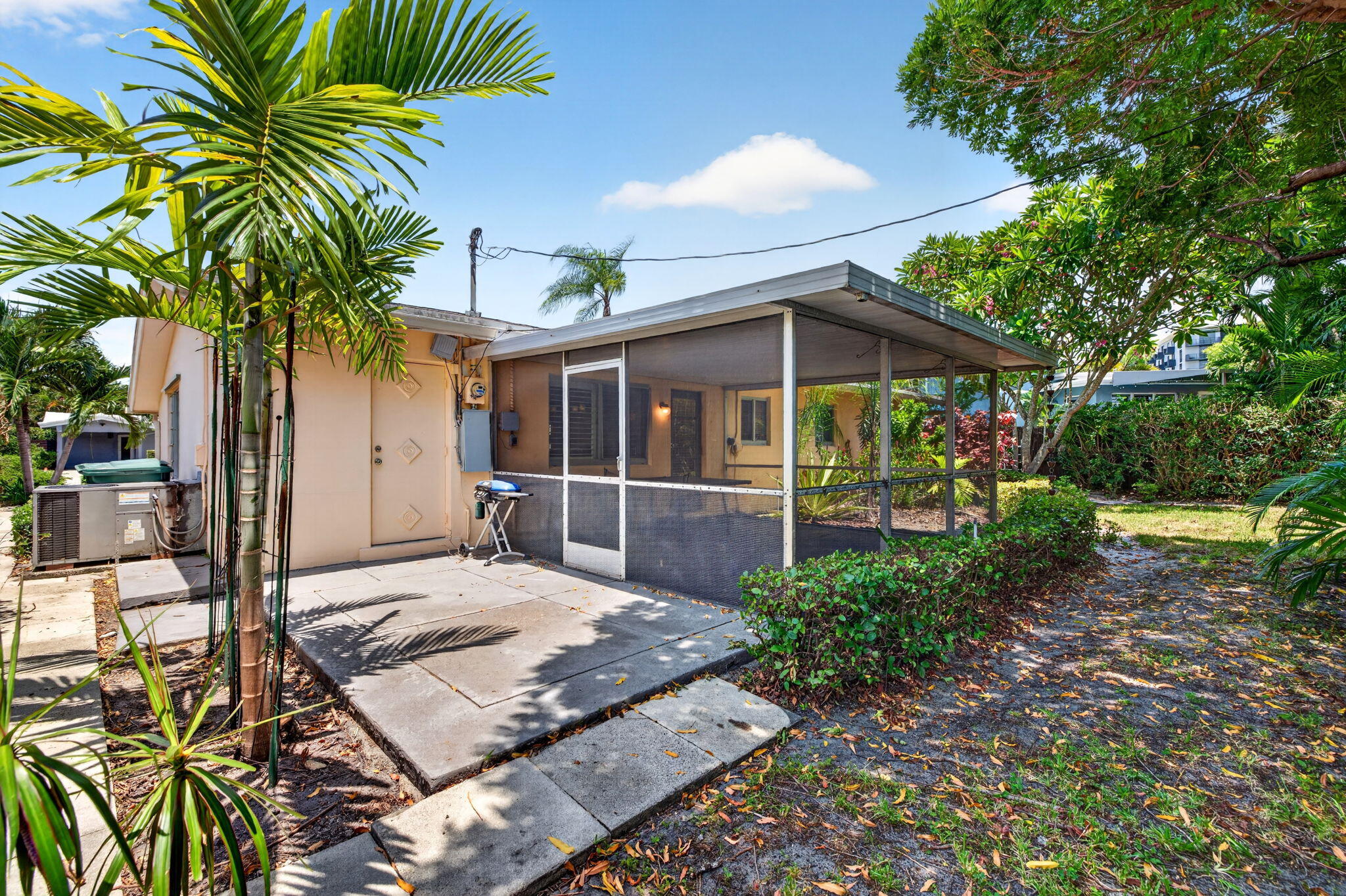 1858 NE 34TH Street