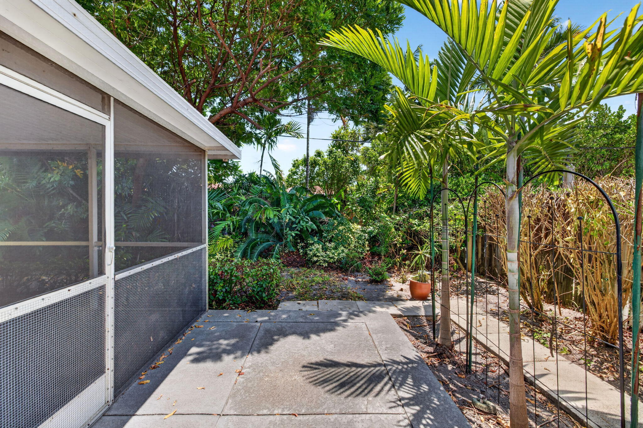 1858 NE 34TH Street