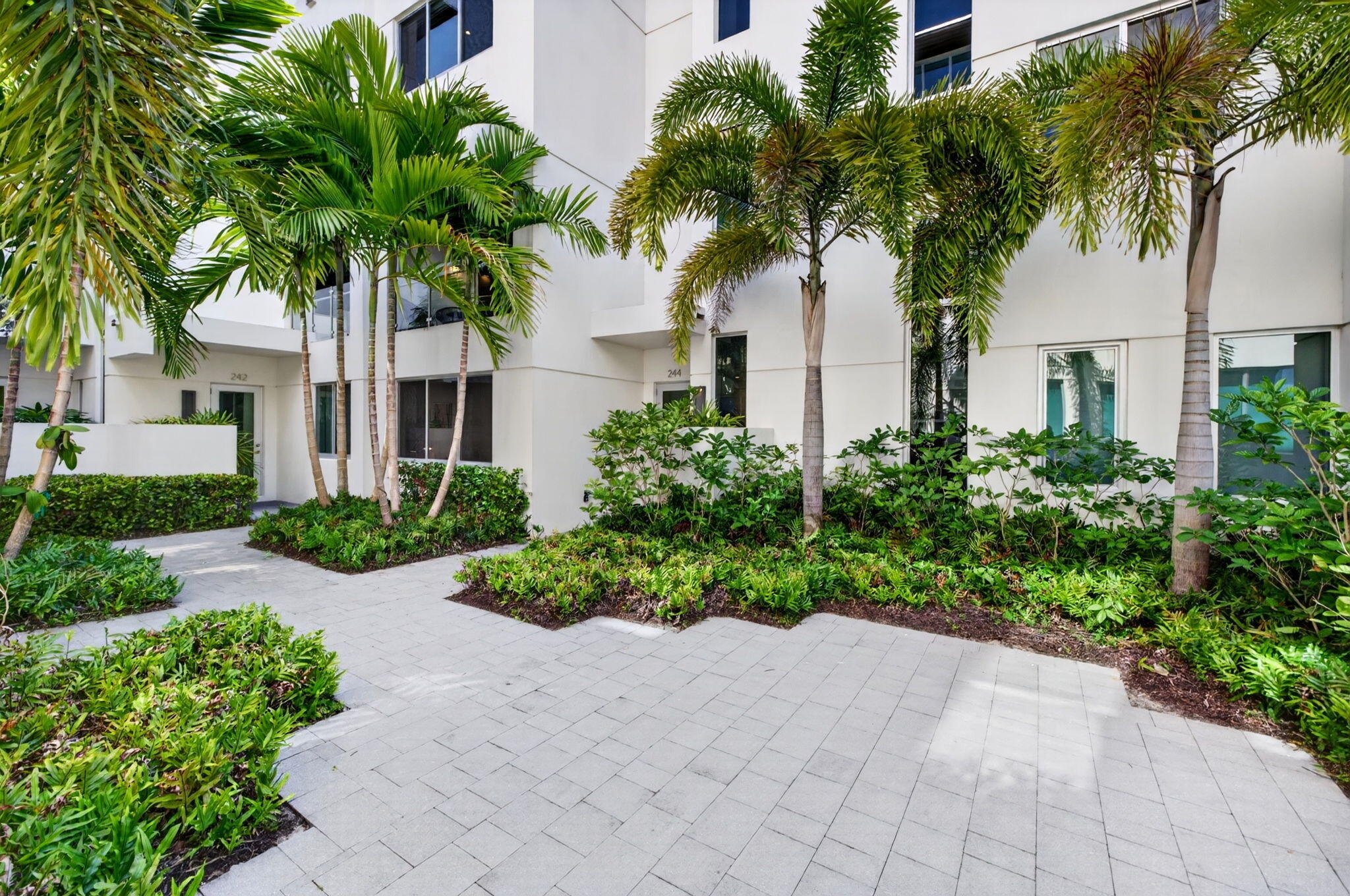 244 Garden Court, Lauderdale-By-The-Sea
