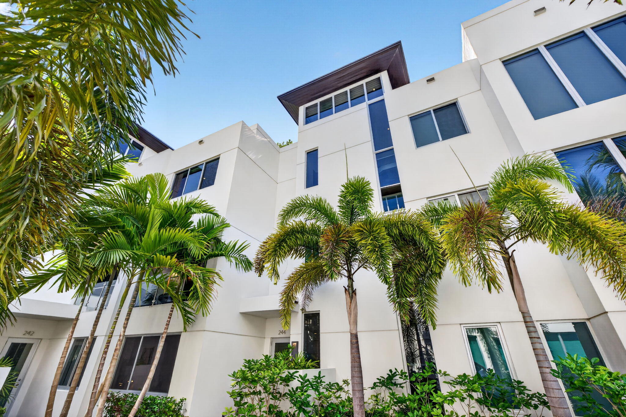 244 Garden Court, Lauderdale-By-The-Sea