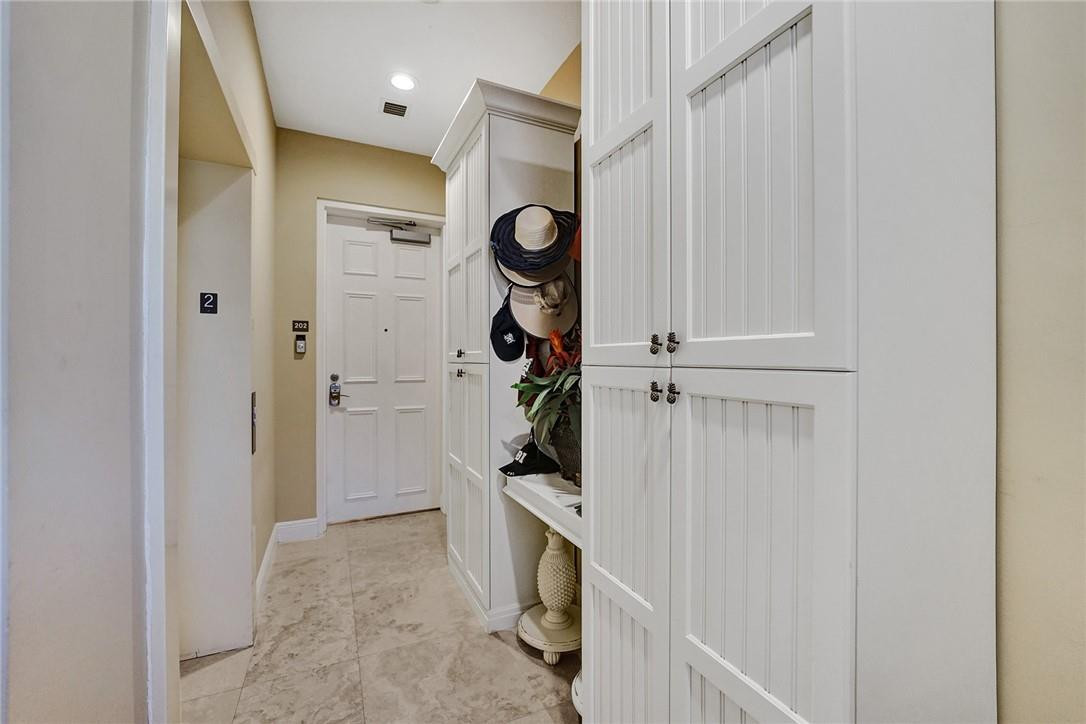 4320 El Mar Drive 202, Lauderdale-By-The-Sea Unit: 202