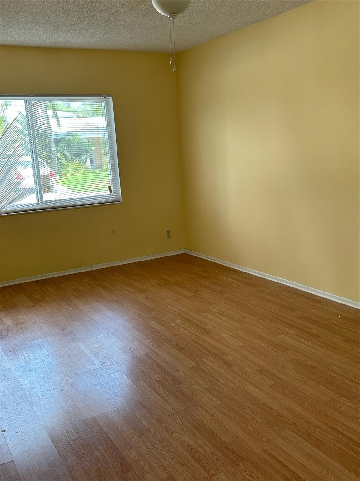 424 N Riverside Dr Unit: 104