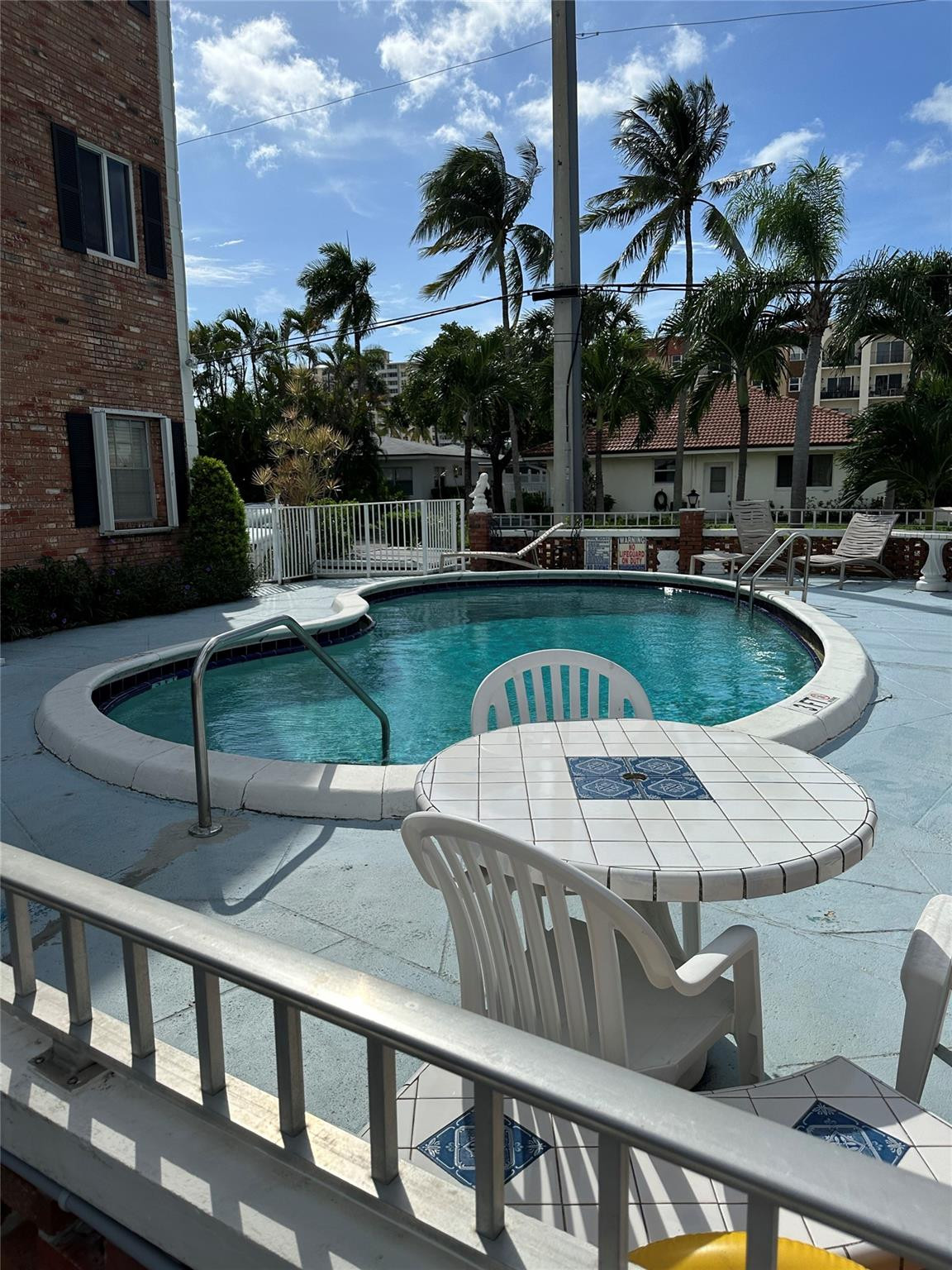 424 N Riverside Dr Unit: 104