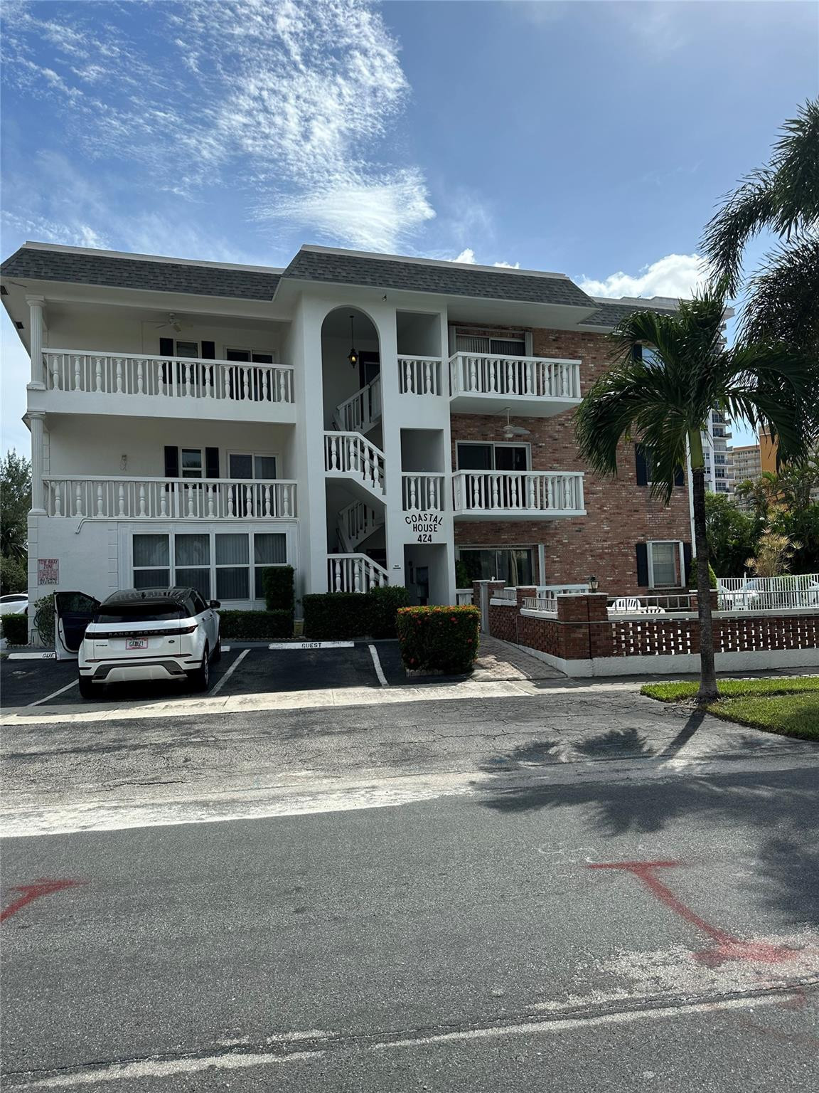 424 N Riverside Dr Unit: 104