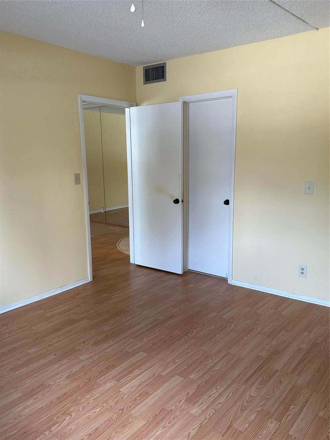 424 N Riverside Dr Unit: 104