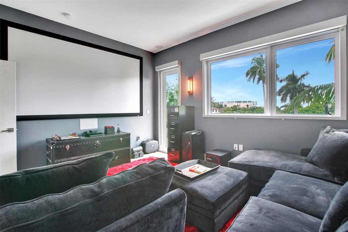 18935 S Atlantic Blvd